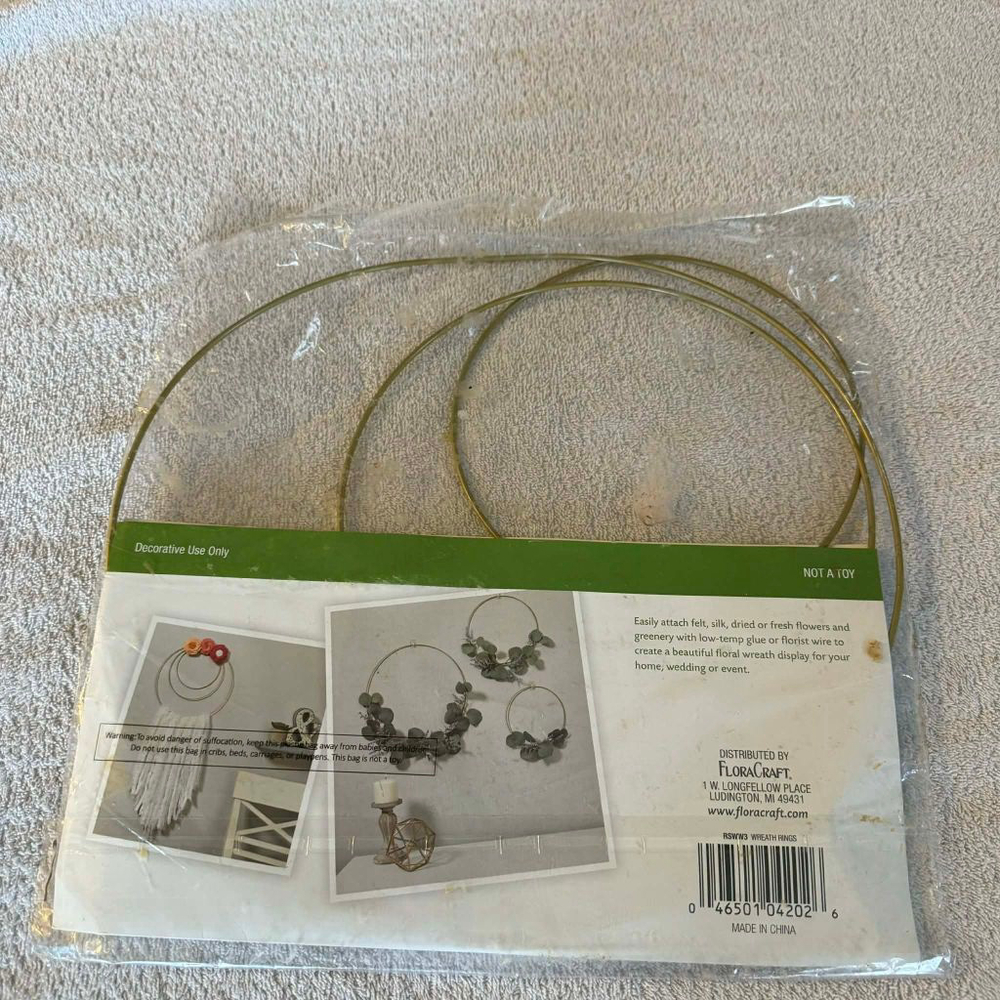 FloraCraft Gold Wreath Rings 3 pc Set - Picture 3 of 12